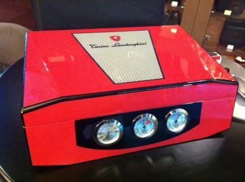 Cигари NEW! Хьюмидор Lamborghini_100сигар CLamborghini фото