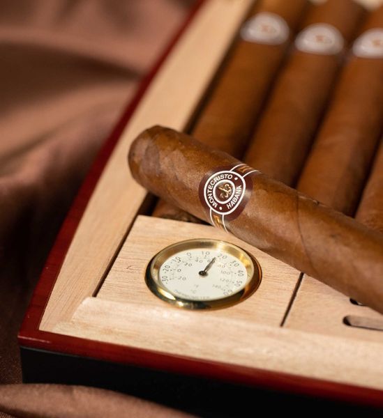 Cigars Montecristo Double Edmundo 10 Travel Humidor (2020 Vintage) H-edmundo_10 photo